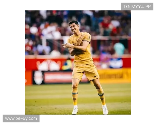 足球巨星生涯数据全解析：进球助攻记录及荣誉成就一览